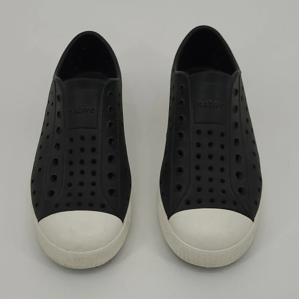 Native Black Slip On Junior Size 3